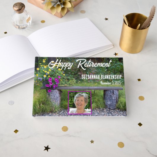 Happy Retirement Rustic Bench Flowers Aangepaste f Gastenboek (Voorkant open)