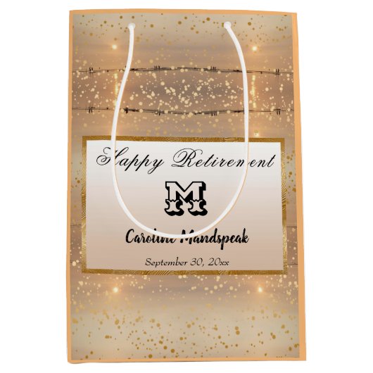 Happy Retirement Walk op Sunny Beach Gold Confetti Medium Cadeauzakje (Voorkant)