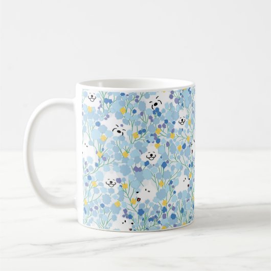 Happy samoyed dog in blue floral garden dog mama koffiemok (Links)