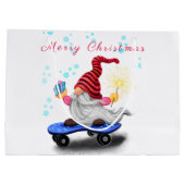 Happy Skater Gnome met Gifts en Sparkler - Fun - Groot Cadeauzakje (Achterkant)