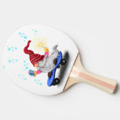 Happy Skater Gnome met Gifts en Sparkler - Grappig Tafeltennisbatje (Zijkant)