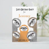Happy Sloths verjaardagsfeestuitnodiging Kaart (Staand voorkant)