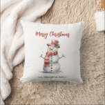 Happy Snowman Merry Christmas Custom familienaam Kussen<br><div class="desc">Deze feestelijke "Happy Snowman" papieren servetten zijn een heerlijke aanvulling op uw vakantietafel, met een vrolijke sneeuwman gekleed in gezellige winteruitrusting en de vrolijke boodschap "Vrolijk kerstfeest." Perfect voor het toevoegen van een leuke en feestelijke touch aan uw bijeenkomsten, deze servetten kunnen worden gepersonaliseerd met uw familienaam, waardoor ze een...</div>
