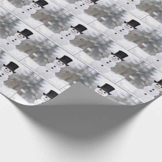 Happy Snowman Wearing a Top Hat Cadeaupapier (Hoek)