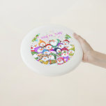 Happy Snowmans Christmas Frisbee<br><div class="desc">Kerstfrisbee met Happy Snowmans Vrolijk Kerstfeest Grappig Tekenen Cartoon Snowman en Tekst - Kies / Voeg Uw Unieke Tekst / Lettertype / Kleur - Maak Uw Speciale Frisbees Gift - Formaat wijzigen en verplaatsen of verwijderen en elementen / afbeelding toevoegen met maatwerktool ! - Tekenen en ontwerpen door MIGNED. U...</div>
