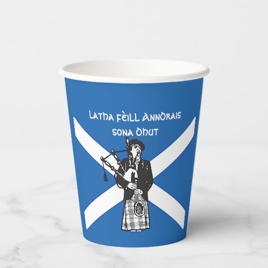Happy St Andrews Day Flag Bagpiper Papieren Bekers (Achterkant)
