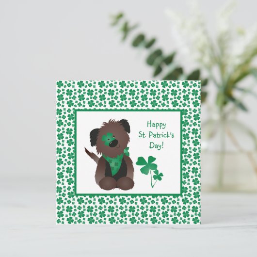 Happy St Patricks Day Dog Vier Leaf Clover Green Kaart (Staand voorkant)