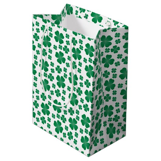 Happy St Patricks Day Dog Vier Leaf Clover Green Medium Cadeauzakje (Achterkant Gekanteld)