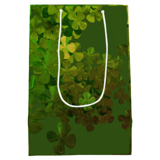 Happy St.Patrick's Day, ierse shamrocks Medium Cadeauzakje (Achterkant)