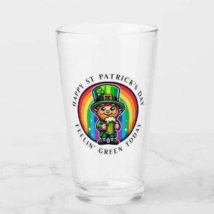 Happy St Patrick's Day Leprechaun met Groen Bier Glas