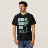 Happy St Patrick's Day Pinup Meisje met Shamrock T-shirt (Voorkant volledig)
