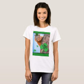 Happy St. Patrick's Day Squirrel in Pet Humor T-shirt (Voorkant volledig)
