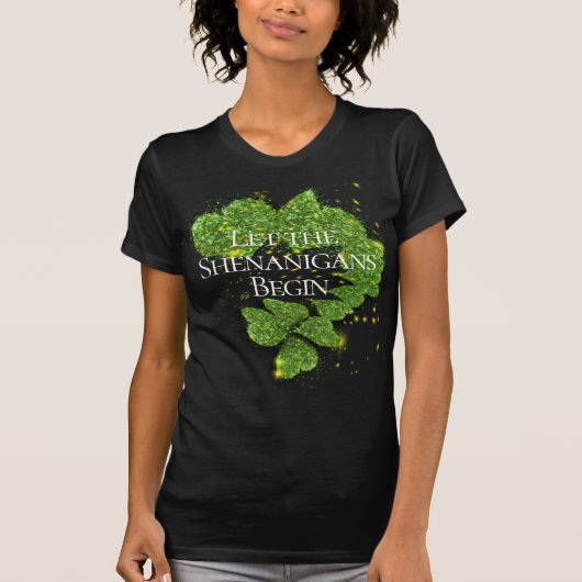 Happy St Patty, Green Shamrocks | mousserende hart T-shirt (Voorkant)