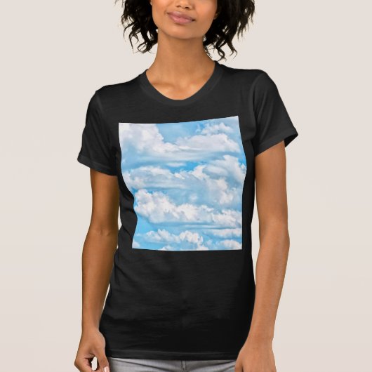 Happy Sunny Clouds Light Blue Sky Achtergrond T-shirt (Voorkant)