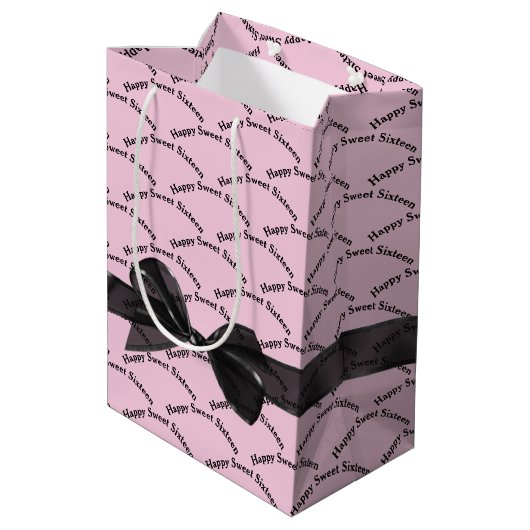 Happy Sweet Sixteen Black Bow On Pink Medium Cadeauzakje (Achterkant Gekanteld)