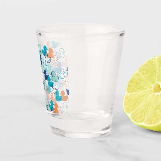 Happy Swimming a Paddling of Ducks Pattern III Shot Glas (Rechts)