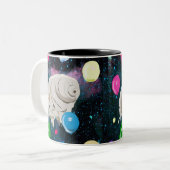 Happy Tardigrade zwevend door Space Tweekleurige Koffiemok (Voorkant links)