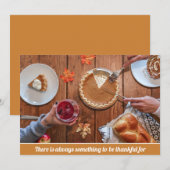 Happy Thanksgiving Pie Wine Funny Typography Flat Feestdagenkaart (Voorkant / Achterkant)