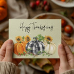 Happy Thanksgiving Pumpkin Sunflower Briefkaart<br><div class="desc">Dit ontwerp werd gecreeerd door digitale kunst. Het kan worden gepersonaliseerd door de aanpassingsknoop te klikken en de kleur te veranderen, een naam, initialen of uw favoriete woorden toe te voegen. Neem contact met me op colorflowcreations@gmail.com als je dit ontwerp op een ander product wilt gebruiken. Bekijk meer van mijn...</div>