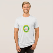 Happy Travels Badge Logo. Tri-Blend Shirt (Voorkant volledig)