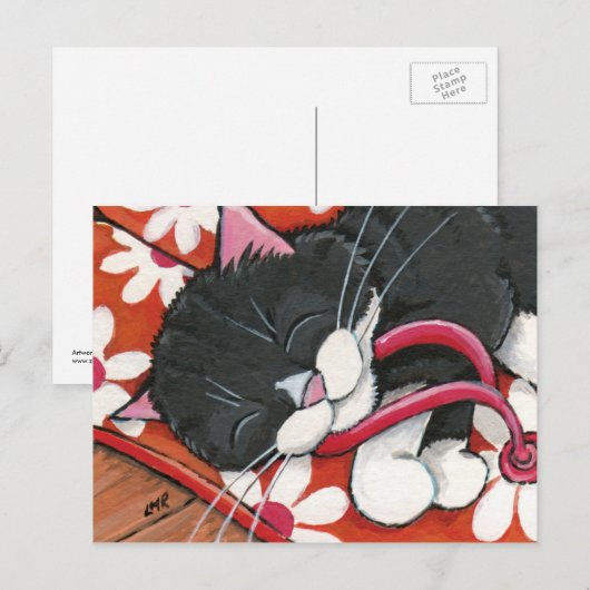 Happy Tuxedo Cat Aslapen op een paar Teenslippers Briefkaart (Voorkant / Achterkant)