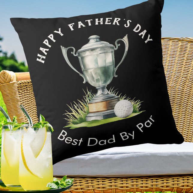 Happy Vaderdag Best Dad By Par Golf Trophy Kussen (A pillow with 'Happy Father's Day' and 'Best Dad By Par' words and picture of a golf ball and trophy)