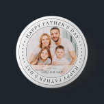 Happy Vaderdag Classic Simple Photo Ronde Button 5,7 Cm<br><div class="desc">Dit eenvoudige en klassieke ontwerp is samengesteld uit serif typografie en voegt een douanefoto toe.</div>