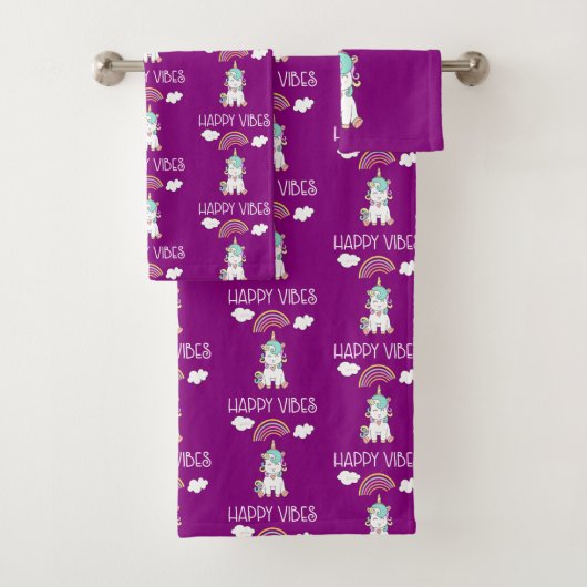 Happy Vibes Cute Smiling Unicorn Pattern Bad Handdoek (Insitu)