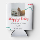 Happy Vibes vakantie paar naam datum bruiloft rood Blikjeskoeler (Voorkant)