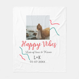 Happy Vibes vakantie paar naam datum bruiloft rood Fleece Deken