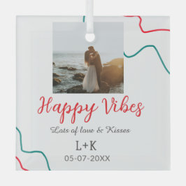 Happy Vibes vakantie paar naam datum bruiloft rood Glas Ornament