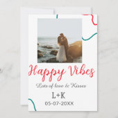 Happy Vibes vakantie paar naam datum bruiloft rood Kaart (Voorkant)