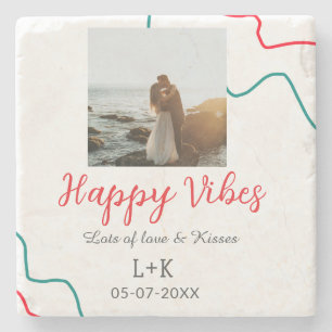 Happy Vibes vakantie paar naam datum bruiloft rood Stenen Onderzetter