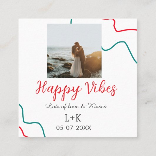 Happy Vibes vakantie paar naam datum bruiloft rood Vierkante Visitekaartje (Achterkant)