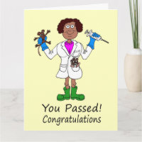Happy Vrouw heeft alleen een medische examenkaart 