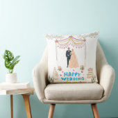 Happy Wedding Throw Pillow – White Background  Kussen (Stoel)