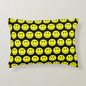 Happy Yellow Faces Pattern Black Accent Kussen (Voorkant)