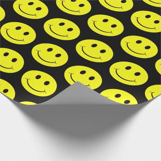 Happy Yellow Faces Pattern Black Cadeaupapier (Hoek)