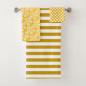 Happy Yellow Stripes Floral Polka Dot Bad Handdoek (Insitu)