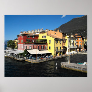 Harbour op Malcesine bij het Gardameer in Italië Poster
