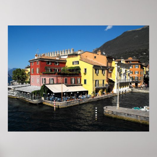 Harbour op Malcesine bij het Gardameer in Italië Poster (Voorkant)