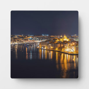 Harbour op Malta verlicht 's nachts Fotoplaat