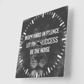 Hard werken in stilte - Motivatie Vierkante Klok (Hoek)