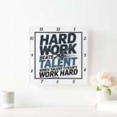 Hard werken verslaat talentloper T Vierkante Klok (Huis)