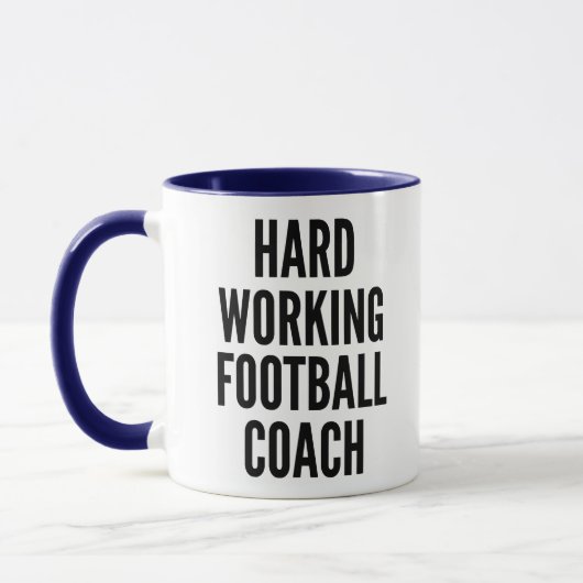 Hard werkende Football coach Mok (Links)