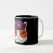 Hardcore 82e Airborne Kat Kat! Tweekleurige Koffiemok (Voorkant rechts)