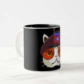 Hardcore 82e Airborne Kat Kat! Tweekleurige Koffiemok (Voorkant links)