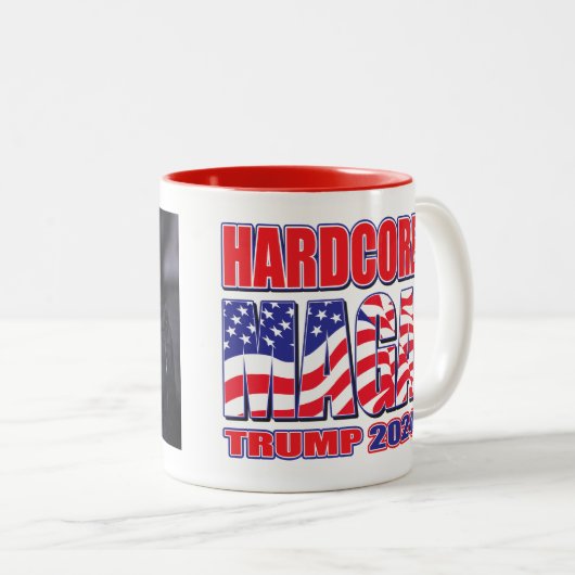 Hardcore Maga 2024 Tweekleurige Koffiemok (Voorkant rechts)