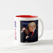 Hardcore MAGA Tweekleurige Koffiemok (Voorkant rechts)