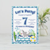 Harde oceaan Beach Shark 7th Birthday Invitation Kaart (Staand voorkant)